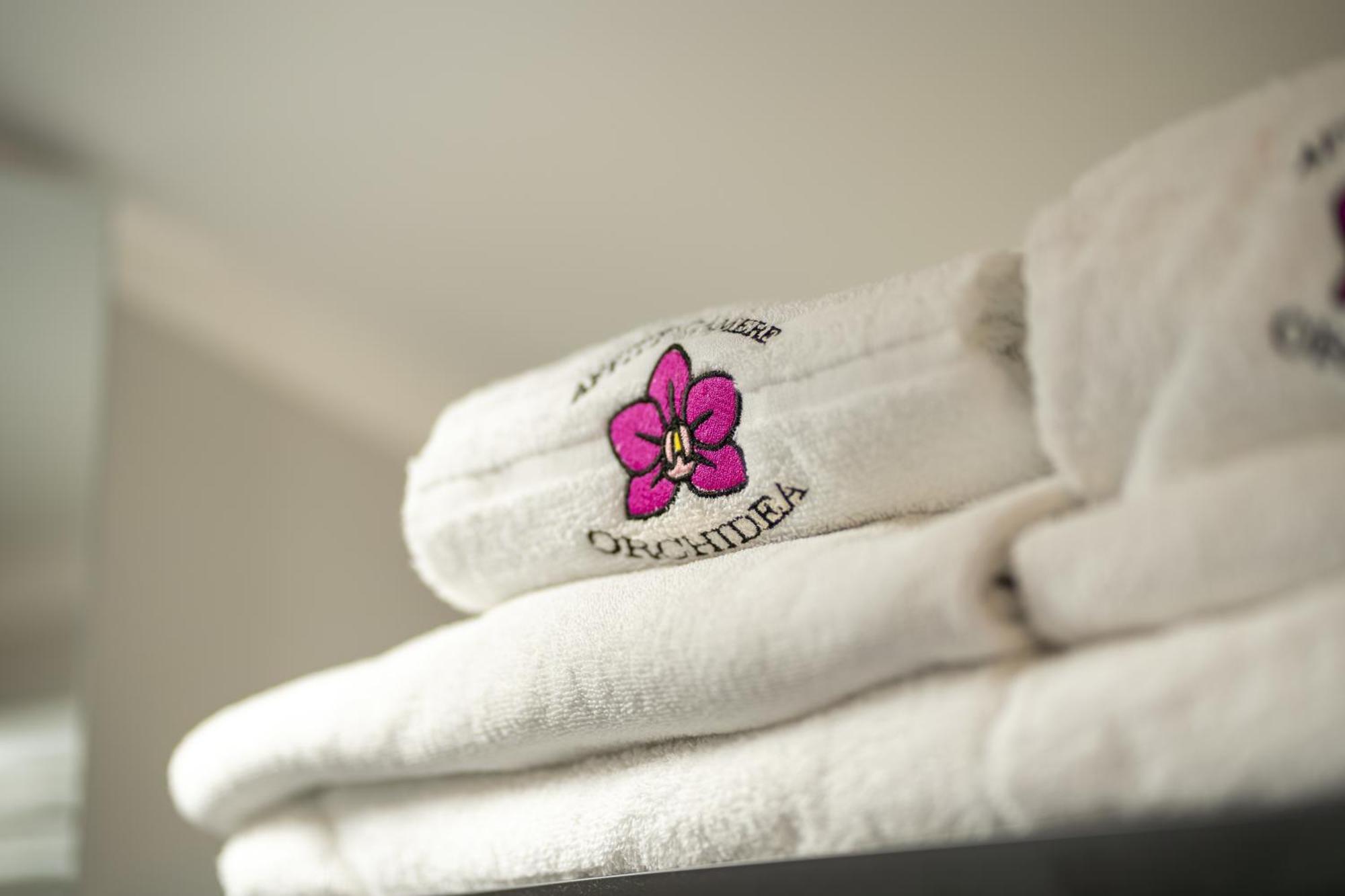 Affittacamere Orchidea For Tourists Hesperia Hosp Modena Bagian luar foto